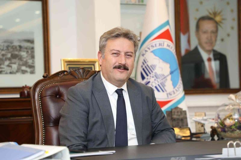 Başkan Palancıoğlu, Dünya Yüzme Şampiyonu Mehlika Kuzeh Yalçın’ı kutladı
