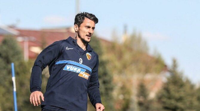 Kayserispor, Mustafa Pektemek ve Cenk Gönen ile devam edecek