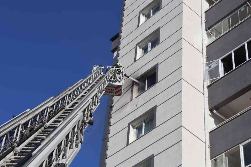 Kayseri’de ilginç olay: Önce çelik kasayı attı, sonra evi yaktı
