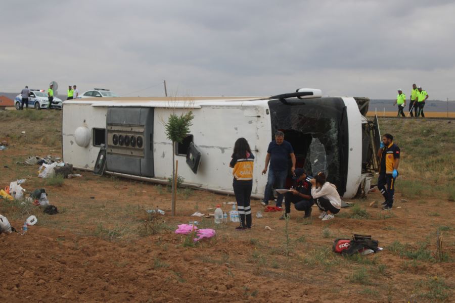 Kayseri’de tur otobüsü devrildi: 31 yaralı