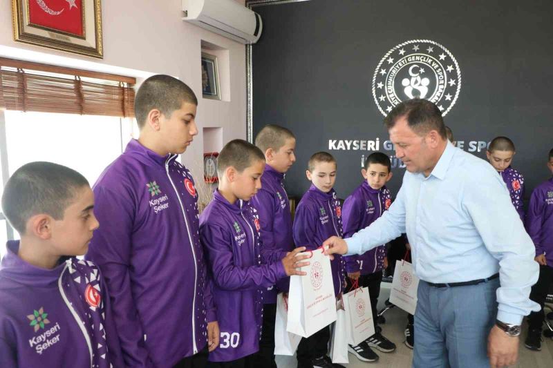 Bünyanlı Basketbolculardan Ali İhsan Kabakcı’ya ziyaret
