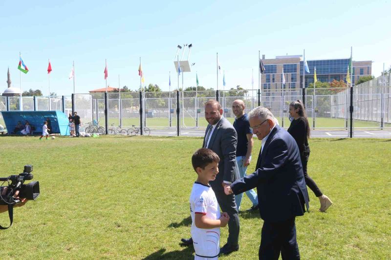 Başkan Büyükkılıç, Spor A.Ş. Yaz spor Okulları’nda miniklerle buluştu
