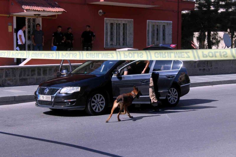 Şüpheli otomobil polisi alarma geçildi
