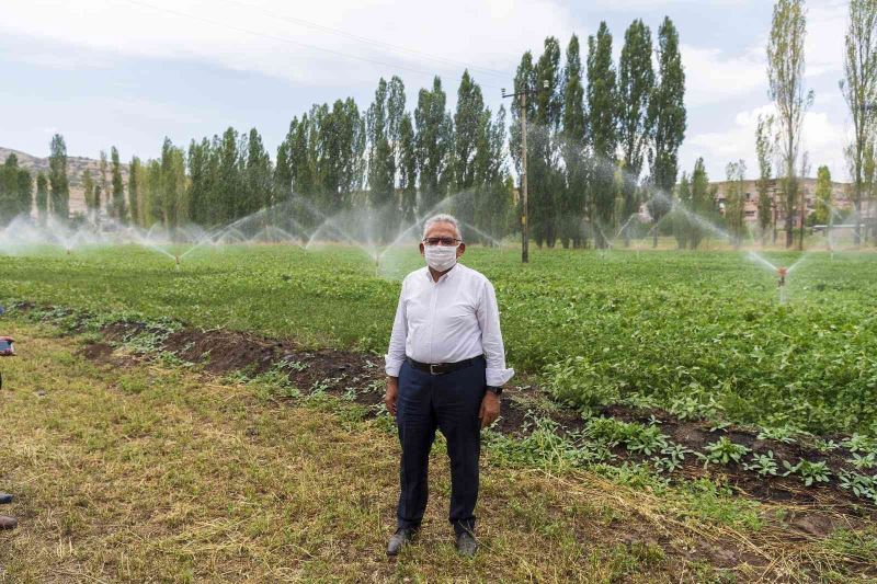 Başkan Büyükkılıç’tan Güneş Enerji Santrali ile çiftçiye destek projesi
