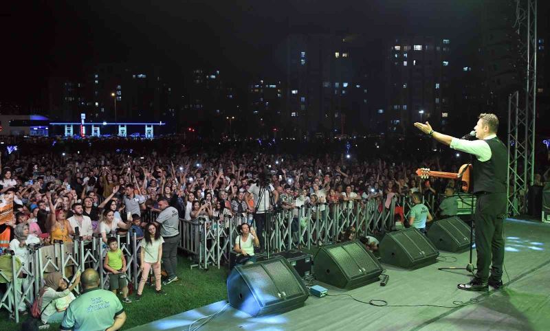 Büyükşehir’in konserleri ile Zafer Bayramı coşkusu doyasıya yaşandı
