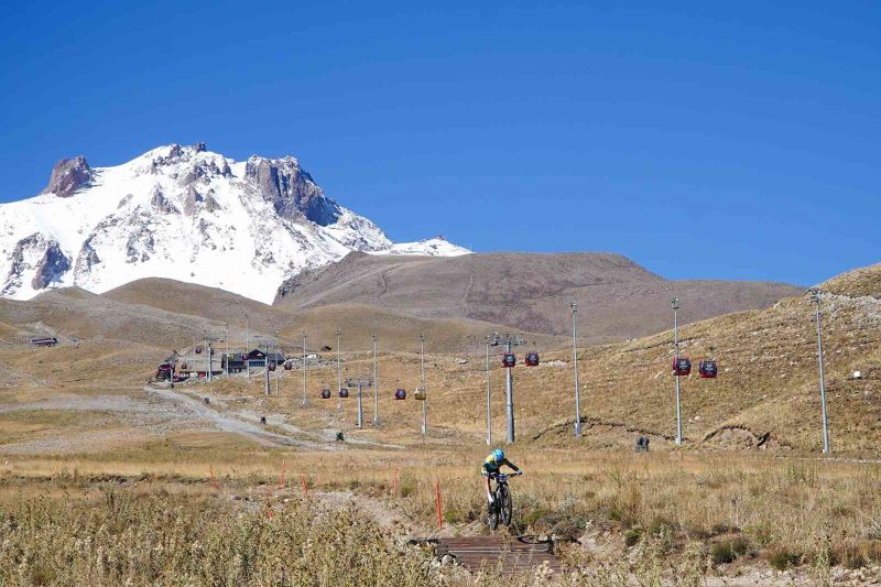Erciyes’te Uluslararası Dağ Bisikleti heyecanı yaşandı
