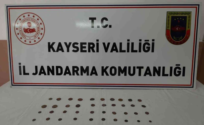 Jandarma ekipleri satışa hazır 40 adet sikke ele geçirdi
