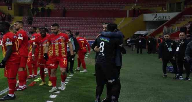Spor Toto Süper Lig: Kayserispor: 1 - Sivasspor: 0 (Maç devam ediyor)