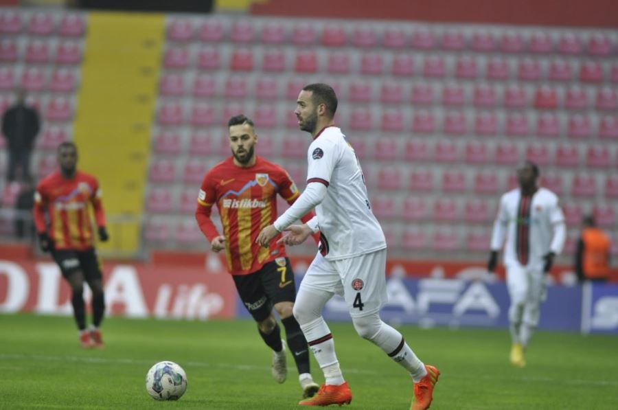 Spor Toto Süper Lig: Kayserispor: 0 - Fatih Karagümrük: 2 (İlk yarı)