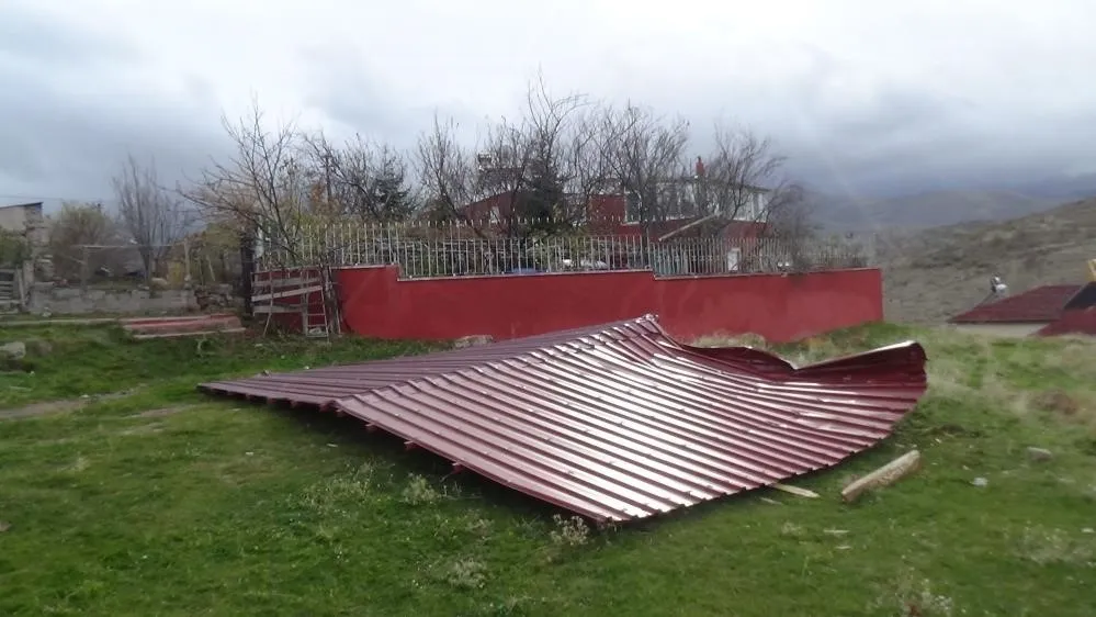 Kayseri’de rüzgar 187.6 kilometre hıza ulaştı