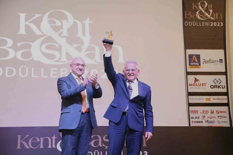 Büyükkılıç’a İç Anadolu’nun En Başarılı Belediye Başkanı Ödülü
