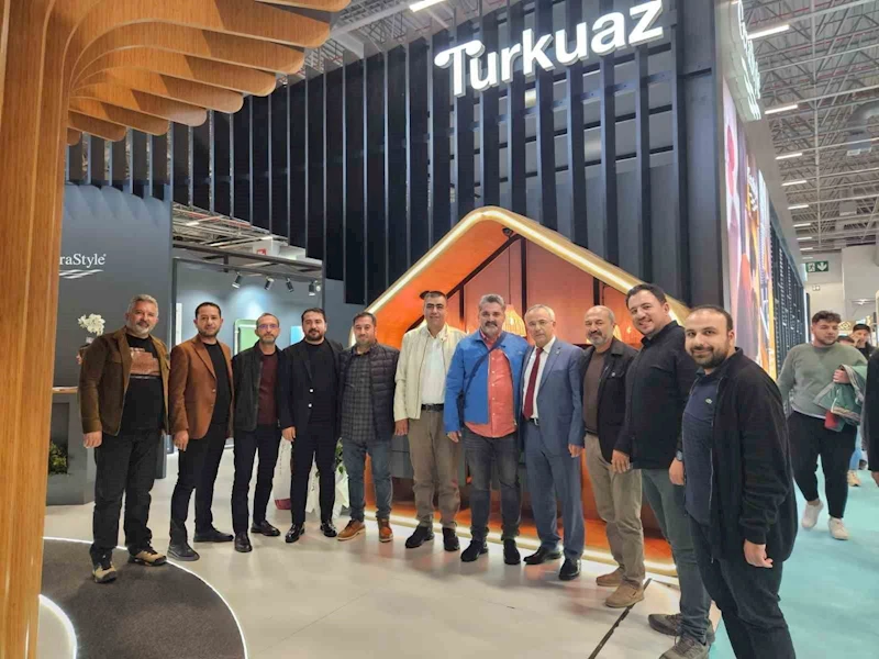 Başkan Üzüm İstanbul’da banyo ve mutfak fuarını ziyaret etti
