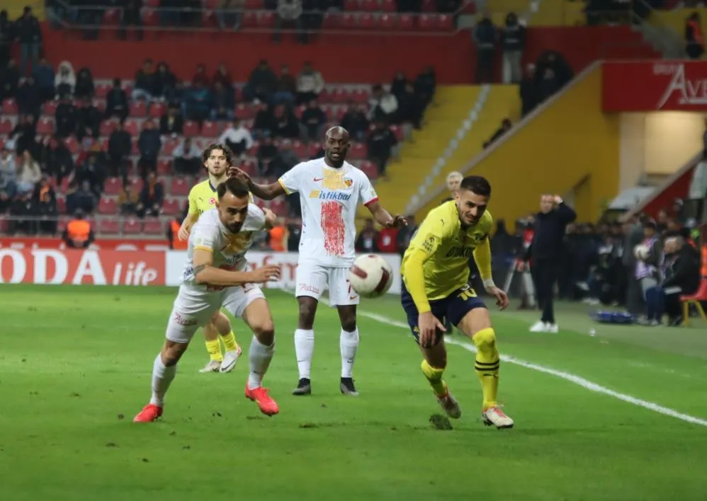 Trendyol Süper Lig: Kayserispor: 0 - Fenerbahçe: 1 (Maç devam ediyor)