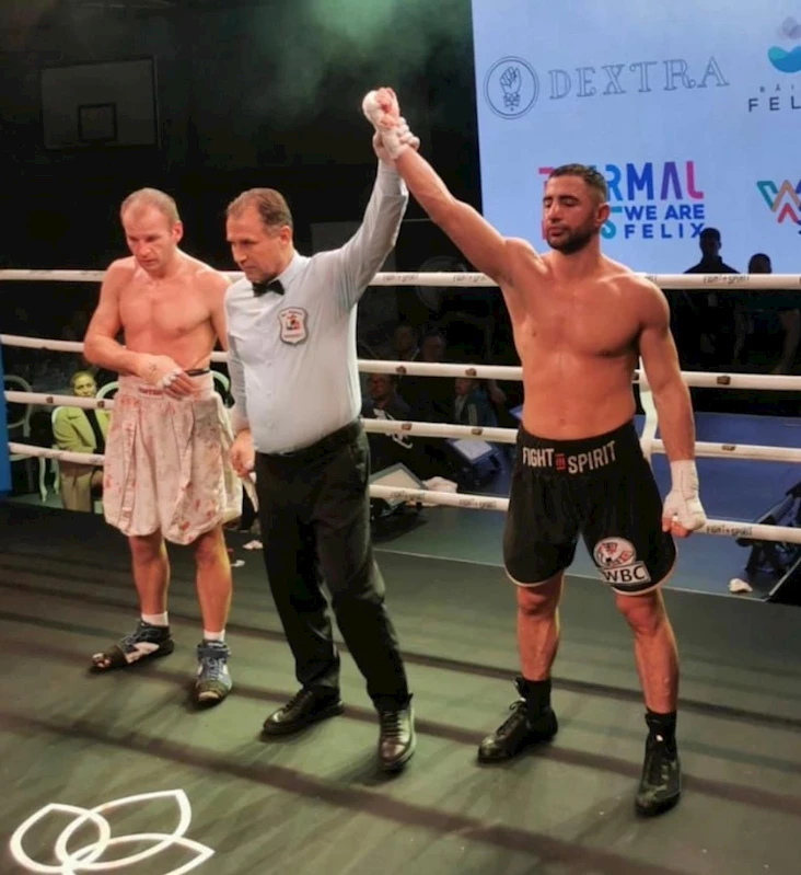 Tomarzalı boksör, Sırp rakibini yendi
