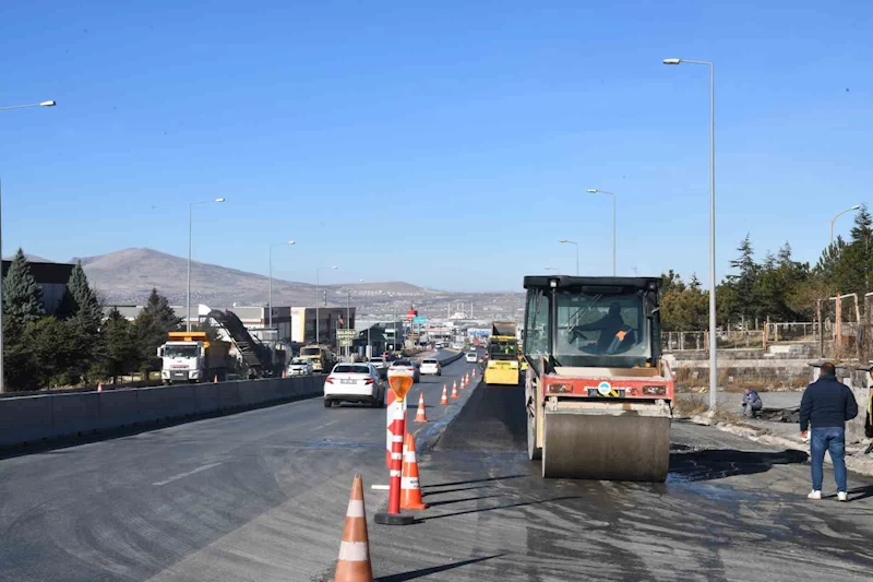 Büyükşehir’den Fatih Sultan Mehmet Bulvarı’nda 40 milyon TL’lik ‘asfalt’ çalışması
