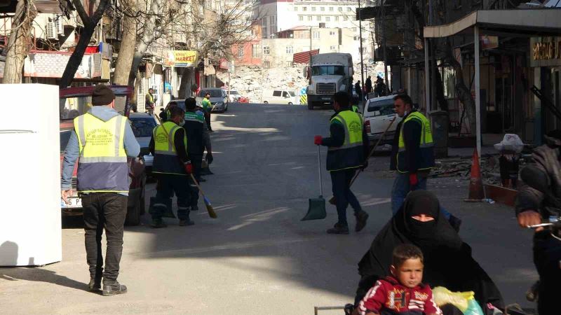 Kahramanmaraş’ta enkazlardan sonra sokaklar da temizleniyor
