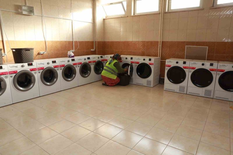 Kayseri Büyükşehir’den deprem bölgesine çamaşır yıkama merkezi
