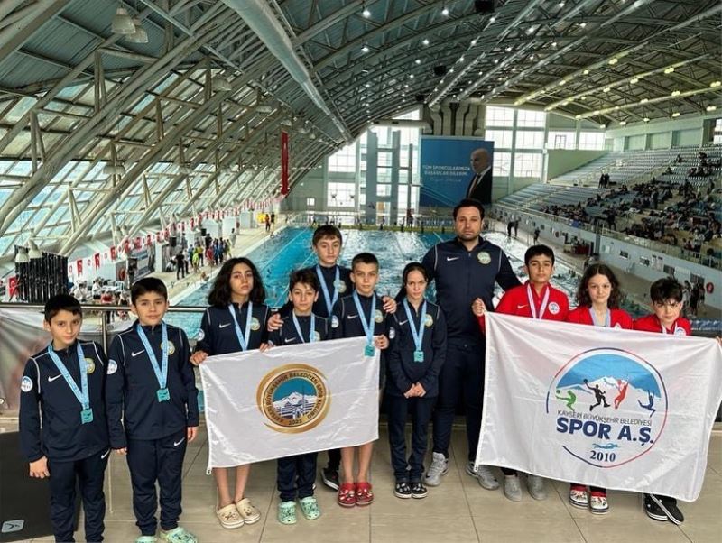 Spor A.Ş sporcuları yüzmede Türkiye Şampiyonası vizesi aldı
