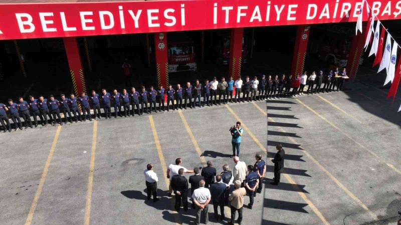 Başkan Büyükkılıç, belediye personeliyle bayramlaştı
