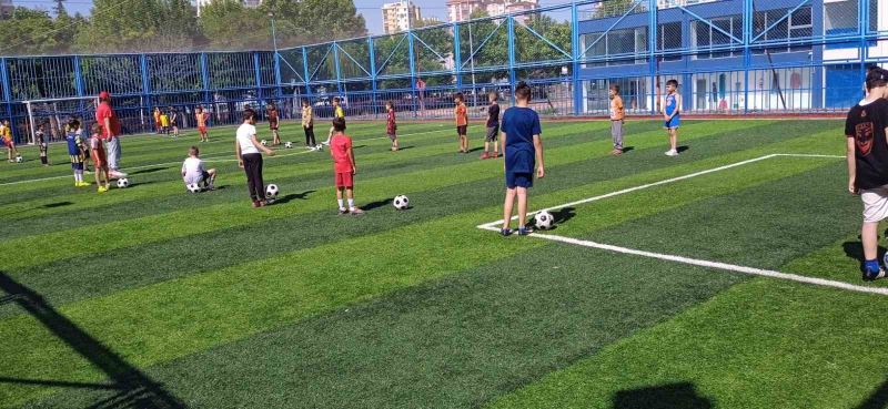 Melikgazi Belediyesi’nin yaz okulu ve spor kurslarından 21 bin kişi faydalanıyor
