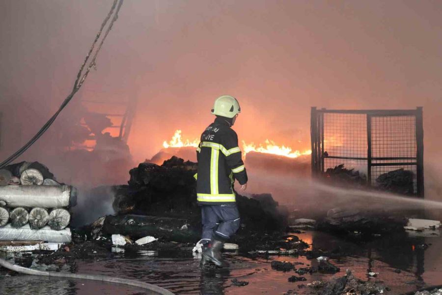 Kayseri’de fabrikadaki yangın kontrol altına alındı