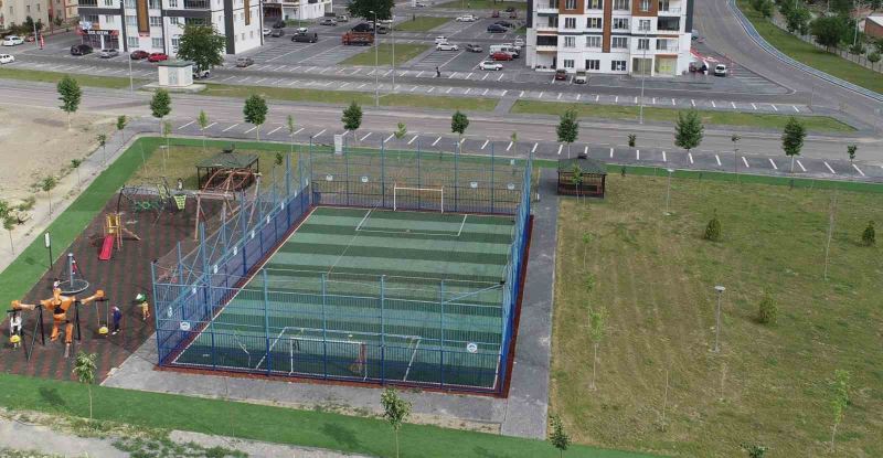 Melikgazi’den gençleri sevindiren hizmet: 4 mahalleye futbol sahası yapılacak
