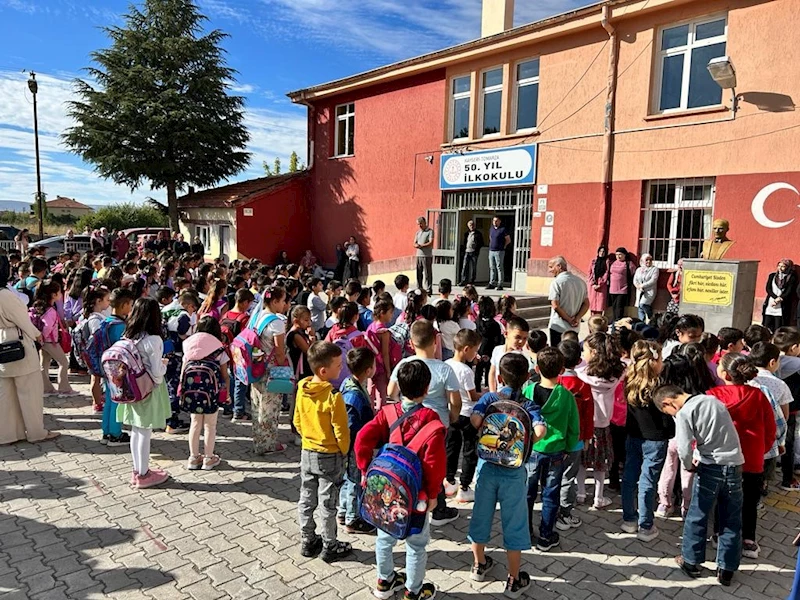 Tomarza’da 4 bin 432 öğrenci ders başı yaptı
