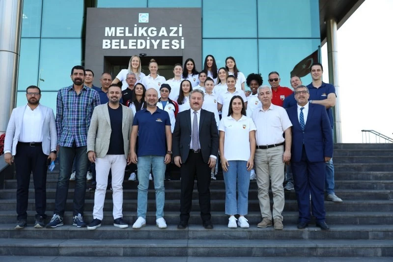 Başkan Palancıoğlu’ndan Melikgazi Kayseri Kadın Basketbol maçına davet
