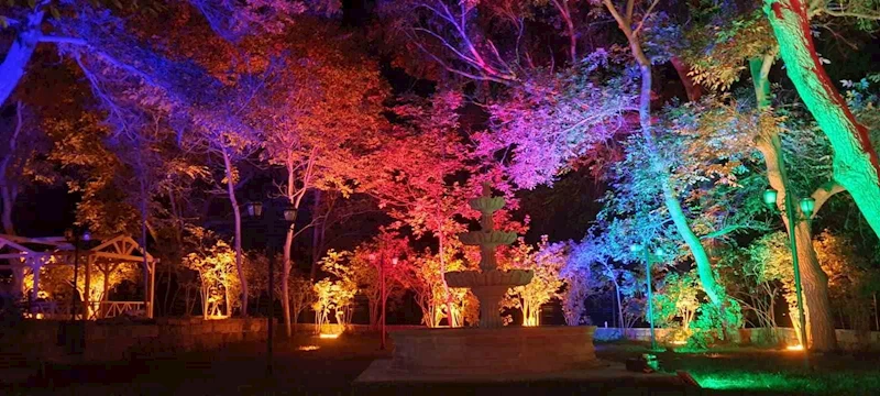Büyükşehir Belediyesi, çevre dostu aydınlatma projeleri ile kentin geleceğine ışık tutuyor
