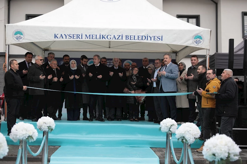 Melikgazi’de Türkan Yücesan Akıl Küpü Kütüphanesi hizmete açıldı
