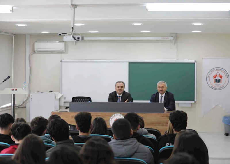 Rektör Prof. Dr. Altun, Talas Şehit Mahmut Yıldırım Anadolu Lisesi öğrencileri ile bir araya geldi
