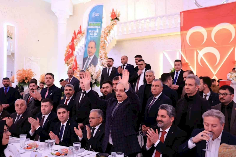 MHP’li Özdemir: “Mustafa başkan, Türkiye’ye mal olmuş kıymetli bir isim”
