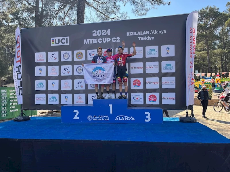 Kayserili bisikletçiler, Antalya’dan 4 madalya ile döndü

