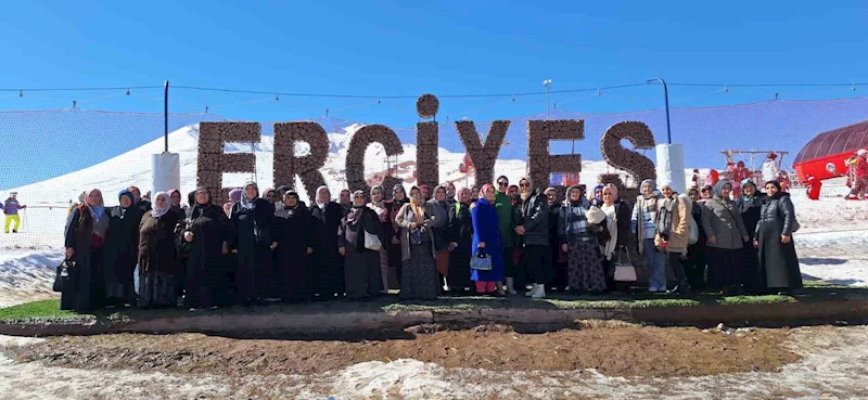 KAYMEK’ten Erciyes Dağı’na hiç gitmeyen 55 kadına jest
