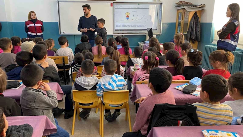 Kayseri’de ilkokul öğrencilerine ‘Bireysellik Alanı ve Mahremiyet’ eğitimi
