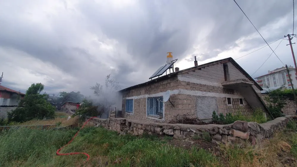 Kayseri’de müstakil evde yangın: 1 yaralı