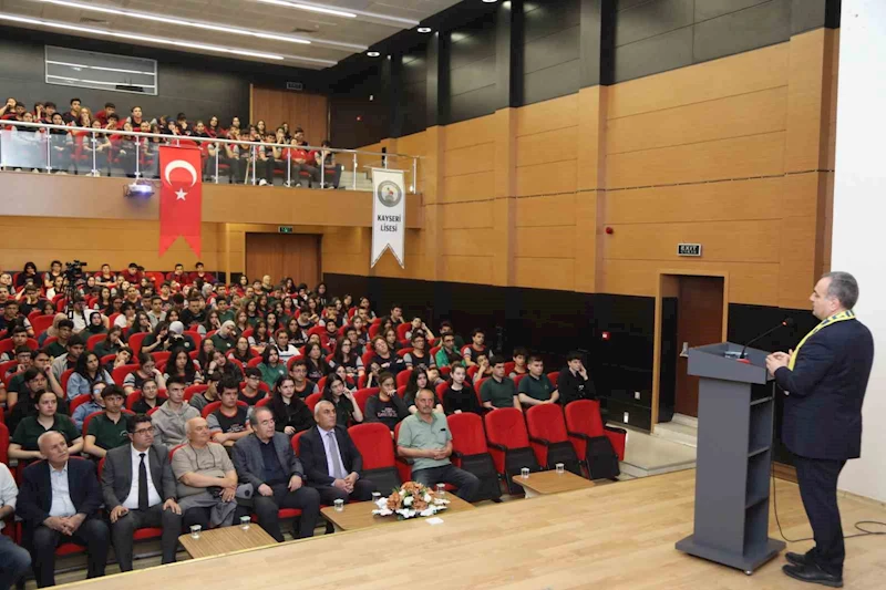 Rektör Prof. Dr. Altun, Kayseri Lisesi’nde öğrenciler ile bir araya geldi
