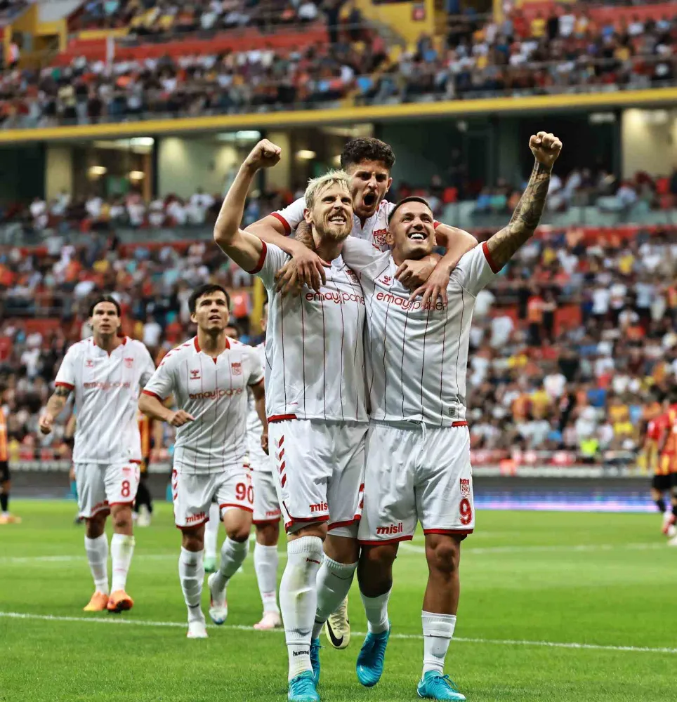 Trendyol Süper Lig: Kayserispor : 1 - Sivasspor: 1 (İlk Yarı)