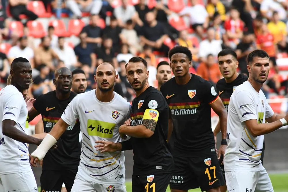 Trendyol Süper Lig: Kayserispor: 0 - Eyüpspor: 2  (İlk Yarı)