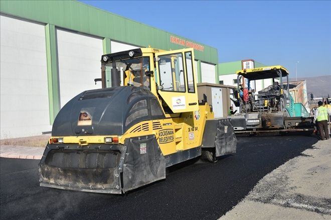 Kocasinan Belediyesi asfalt çalışmalarına devam ediyor 