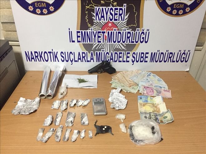 Uyuşturucu ticareti yapan şahıslara operasyon: 5 gözaltı 
