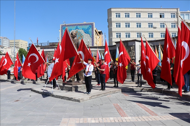 Gençlik Haftası kutlamalar başladı 