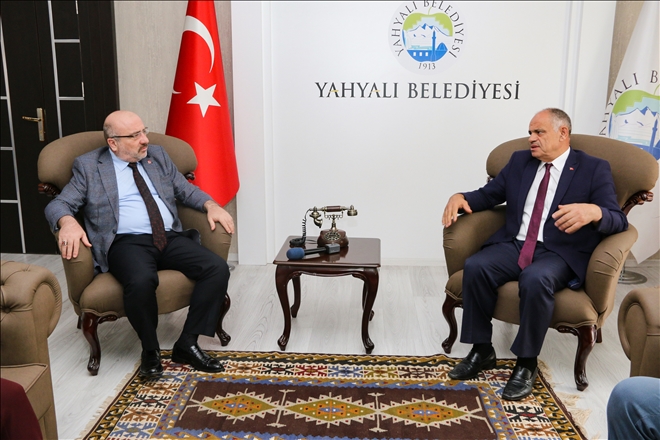 KAYÜ Rektörü Karamustafa´dan Başkan Öztürk´e Ziyaret 