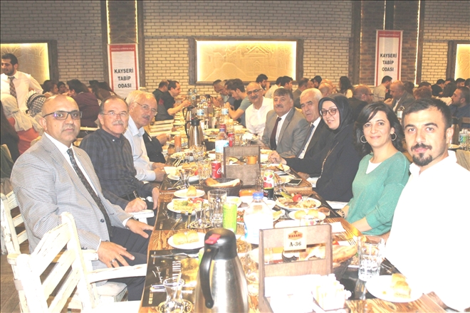 Tabip Odası İntern Doktorlarla Buluştu 