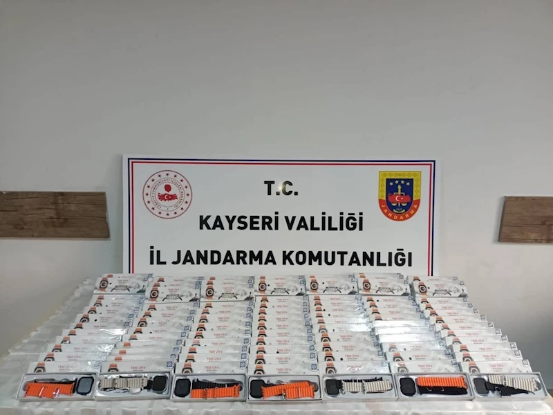 Kayseri’de 121 adet kaçak akıllı saat yakalandı
