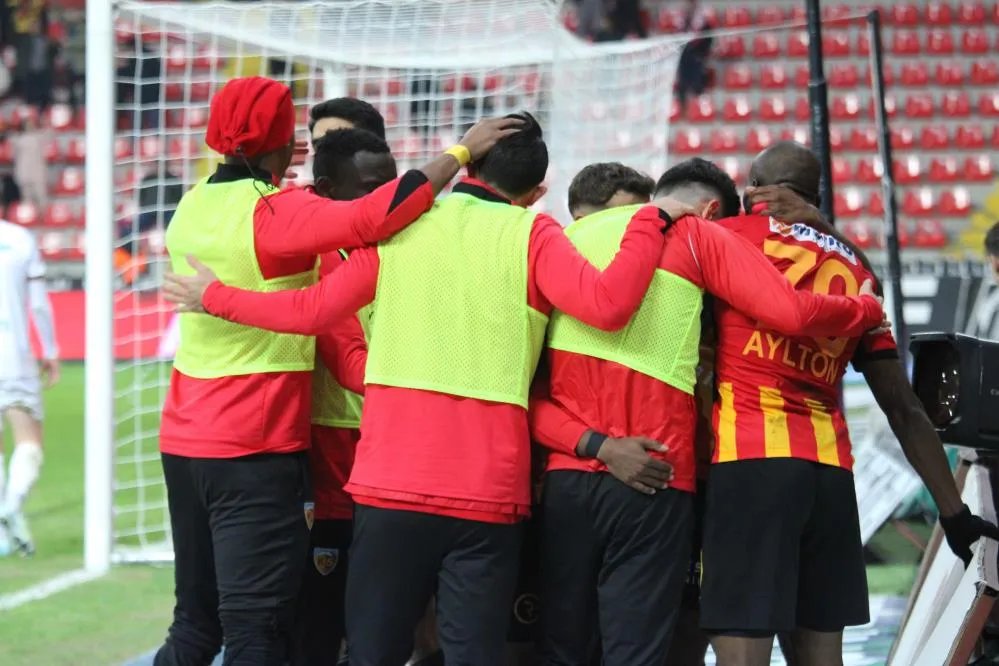 Trendyol Süper Lig: Kayserispor: 2 - Alanyaspor: 0 (Maç sonucu)