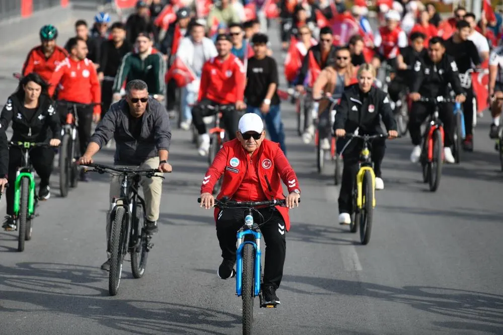 Başkan Büyükkılıç, ‘Cumhuriyetin Gücüyle Pedallıyoruz’ etkinliğine katıldı