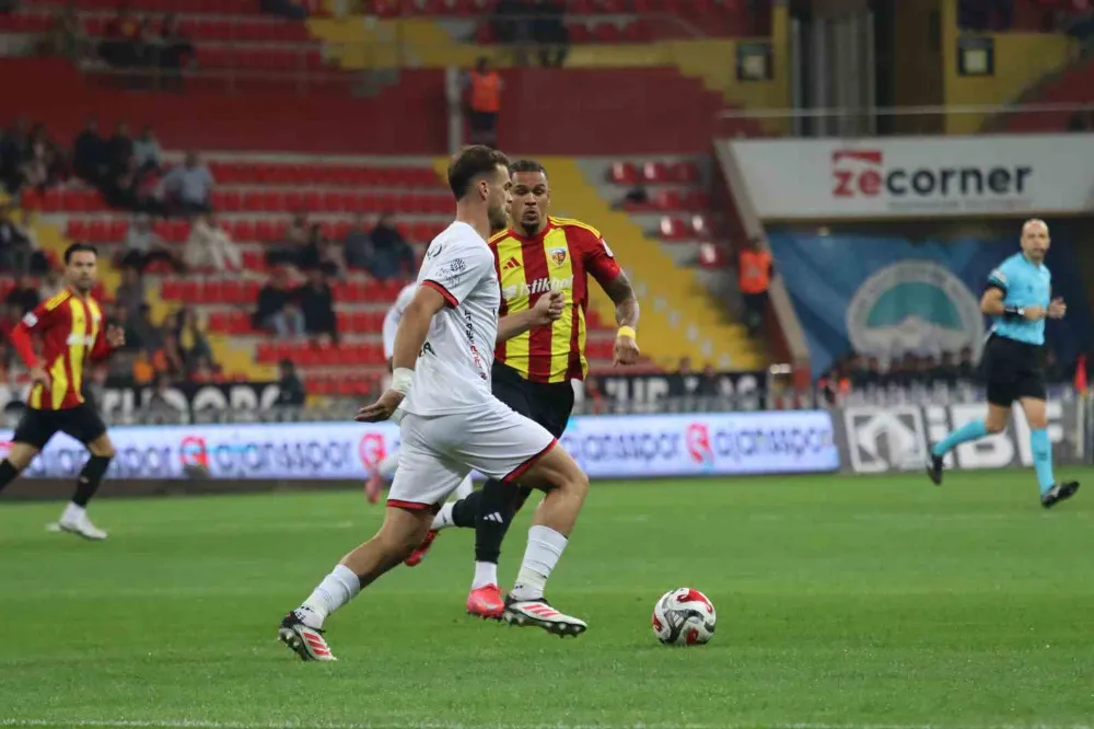 Trendyol Süper Lig: Kayserispor: 0 - Gençlerbirliği: 0 (Maç devam ediyor)