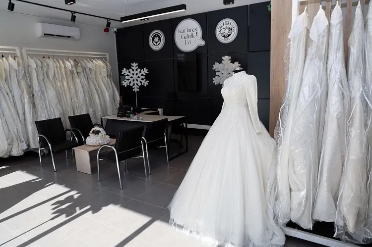 Kar Tanesi Gelinlik Evi