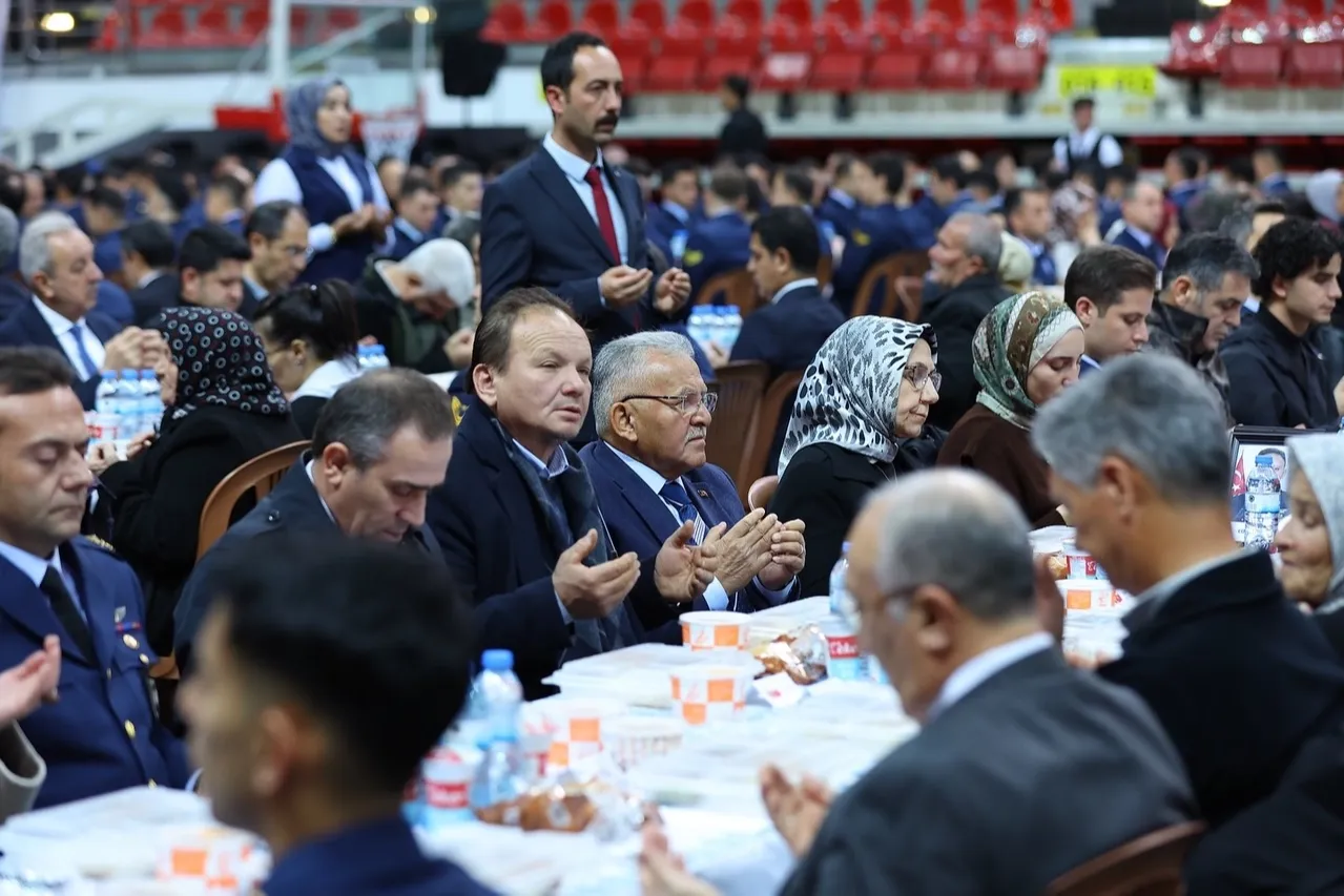 Kayseri protokolü şehitleri unutmadı